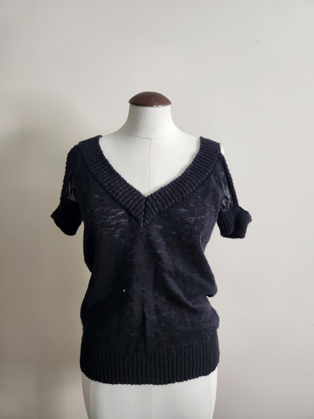 Black V-Neck Short Sleeve Women's Sweater